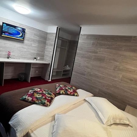 Royal Bucovina Residence Adults Only-Self Check-In Câmpulung Moldovenesc Екстериор снимка