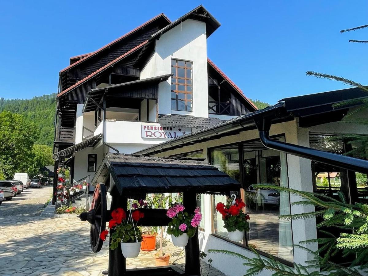 Royal Bucovina Residence Adults Only-Self Check-In Câmpulung Moldovenesc Екстериор снимка