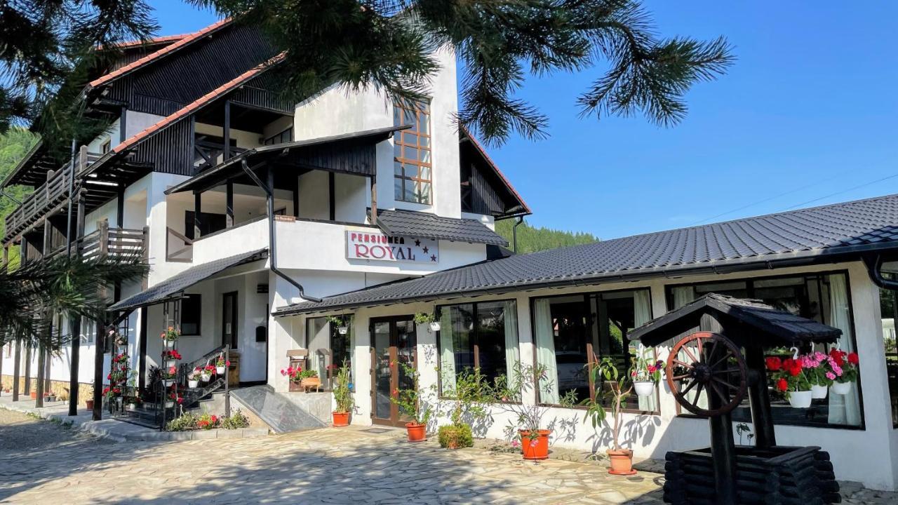 Royal Bucovina Residence Adults Only-Self Check-In Câmpulung Moldovenesc Екстериор снимка