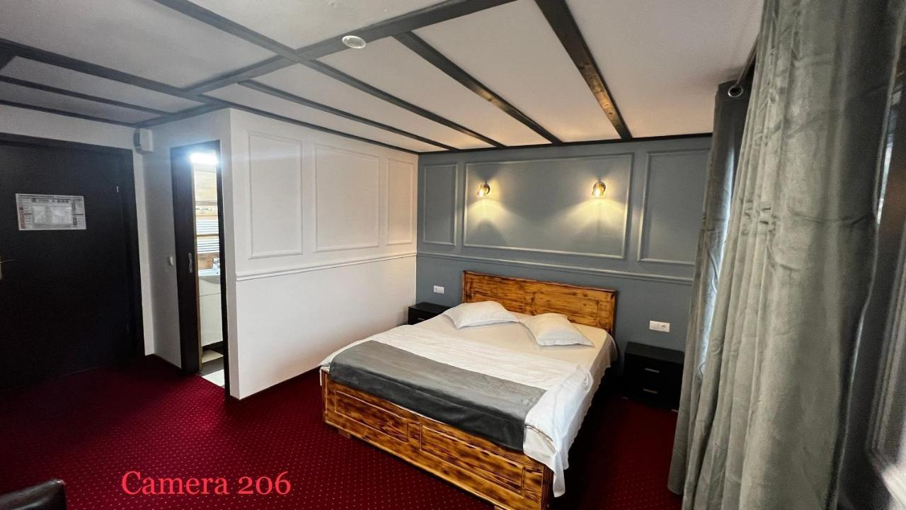 Royal Bucovina Residence Adults Only-Self Check-In Câmpulung Moldovenesc Екстериор снимка