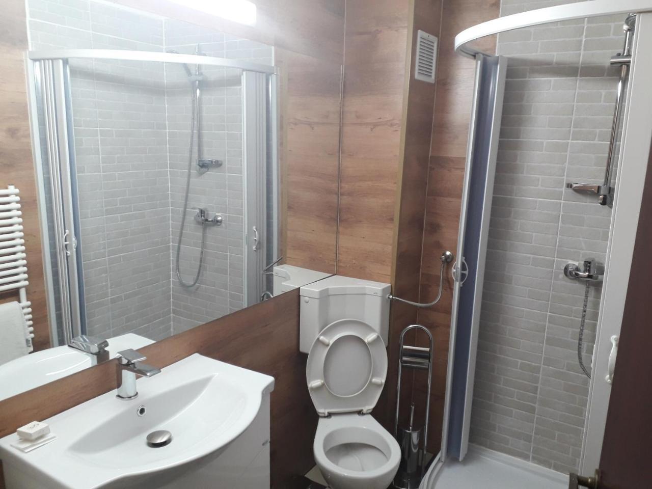Royal Bucovina Residence Adults Only-Self Check-In Câmpulung Moldovenesc Екстериор снимка