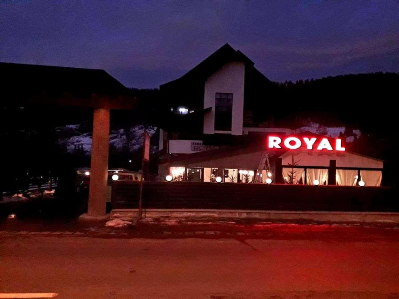 Royal Bucovina Residence Adults Only-Self Check-In Câmpulung Moldovenesc Екстериор снимка